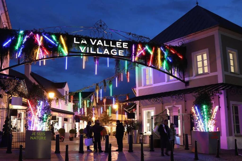 Fountain Place Disneyland And Paris Lagny Esterno foto
